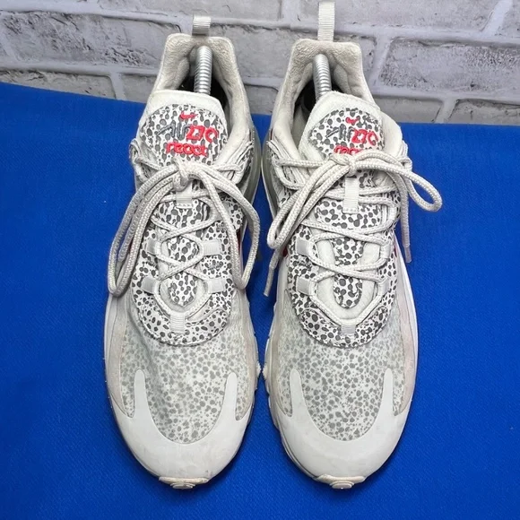 |•NIKE•| Air Max 270 React Athletic Shoes Size 7 - Picture 3 of 12